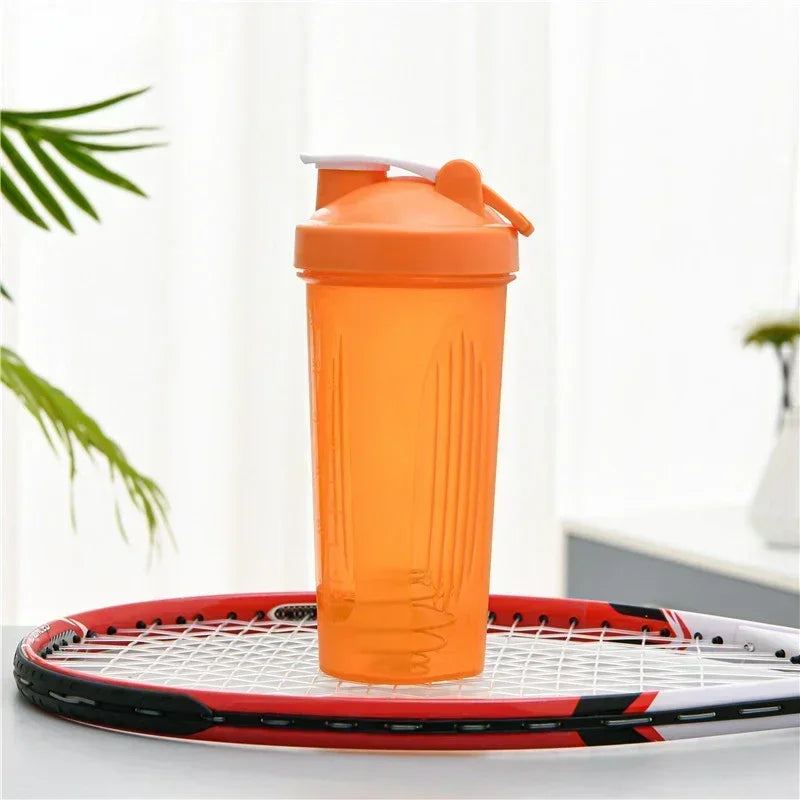 600ml Portable Protein Powder Shaker Bottle Leak Proof Water Bottle for Gym Fitness Training Sport Shaker Mixing Cup with Scale